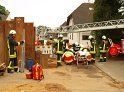 Hilfe Person in Baugrube gestuerzt Koeln Brueck Koenigsforststr P092